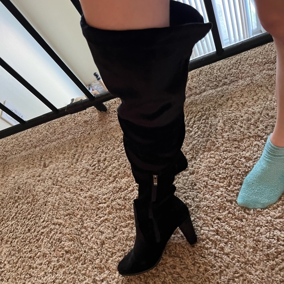 Suede zip up thigh high boots - Picture 3 of 10
